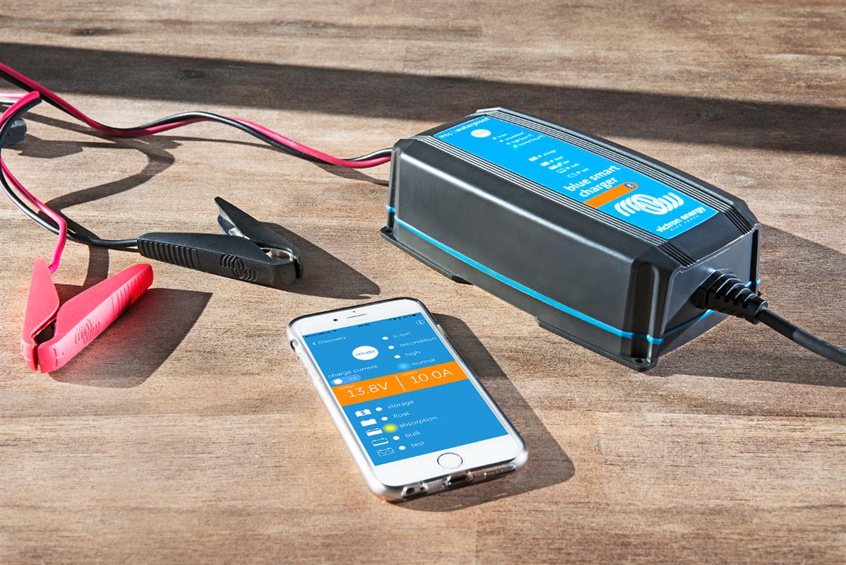 Victron Blue Smart IP65 battery charger Bluetooth 12/7 +DC cable